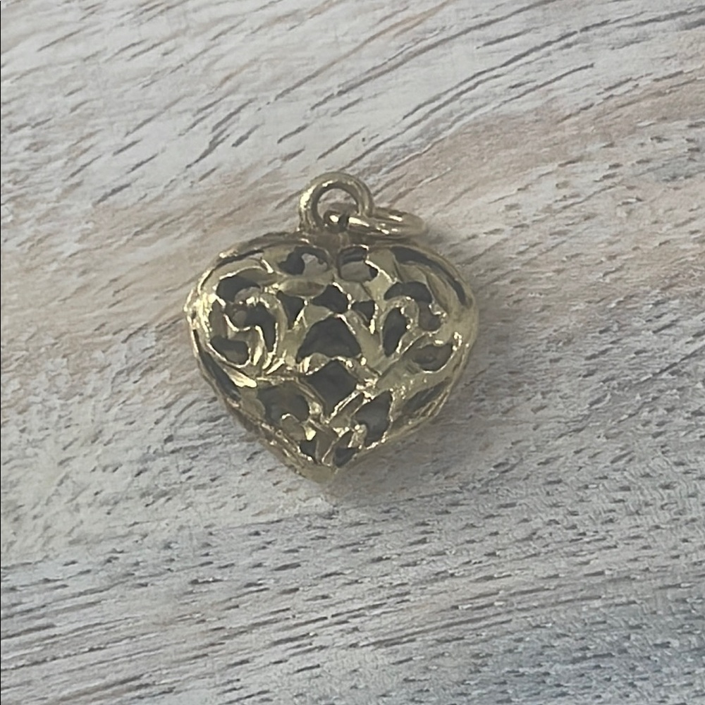 14K Gold Puff Heart Pendant